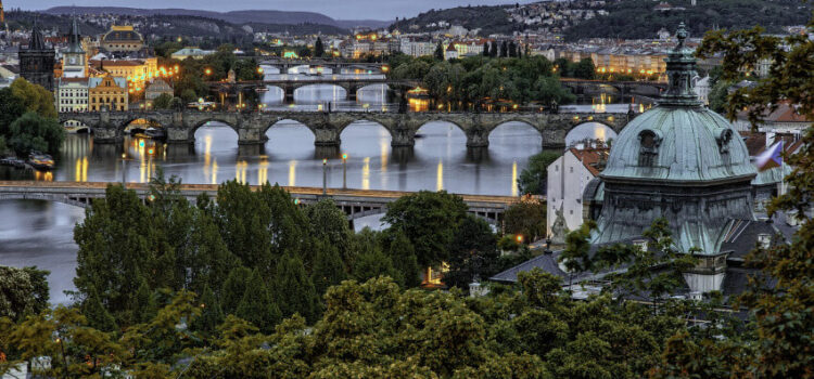 Von Wien nach Prag: Zug, Auto oder Bus? Ein praktischer Vergleich
